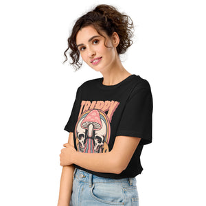 Mid-light organic cotton t-shirt showing a split skull divided by a pink mushroom, with flowing psychedelic shapes and small smiley faces.